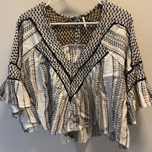 Free people cropped flowy shirt, size small